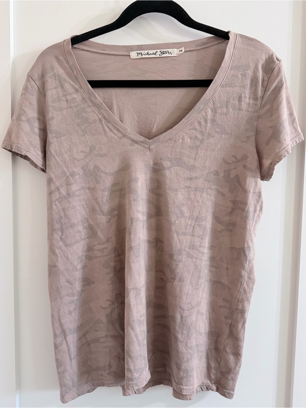 Michael Stars Short Sleeve V-Neck Camouflage Tee in Dusty Pink